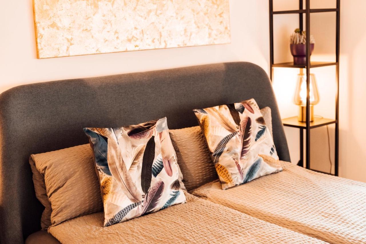 Stay At Smilla - Boutique Apartments Mit Kueche - Parken - Klima - Netflix - Waschmaschine Wiesbaden Exterior photo