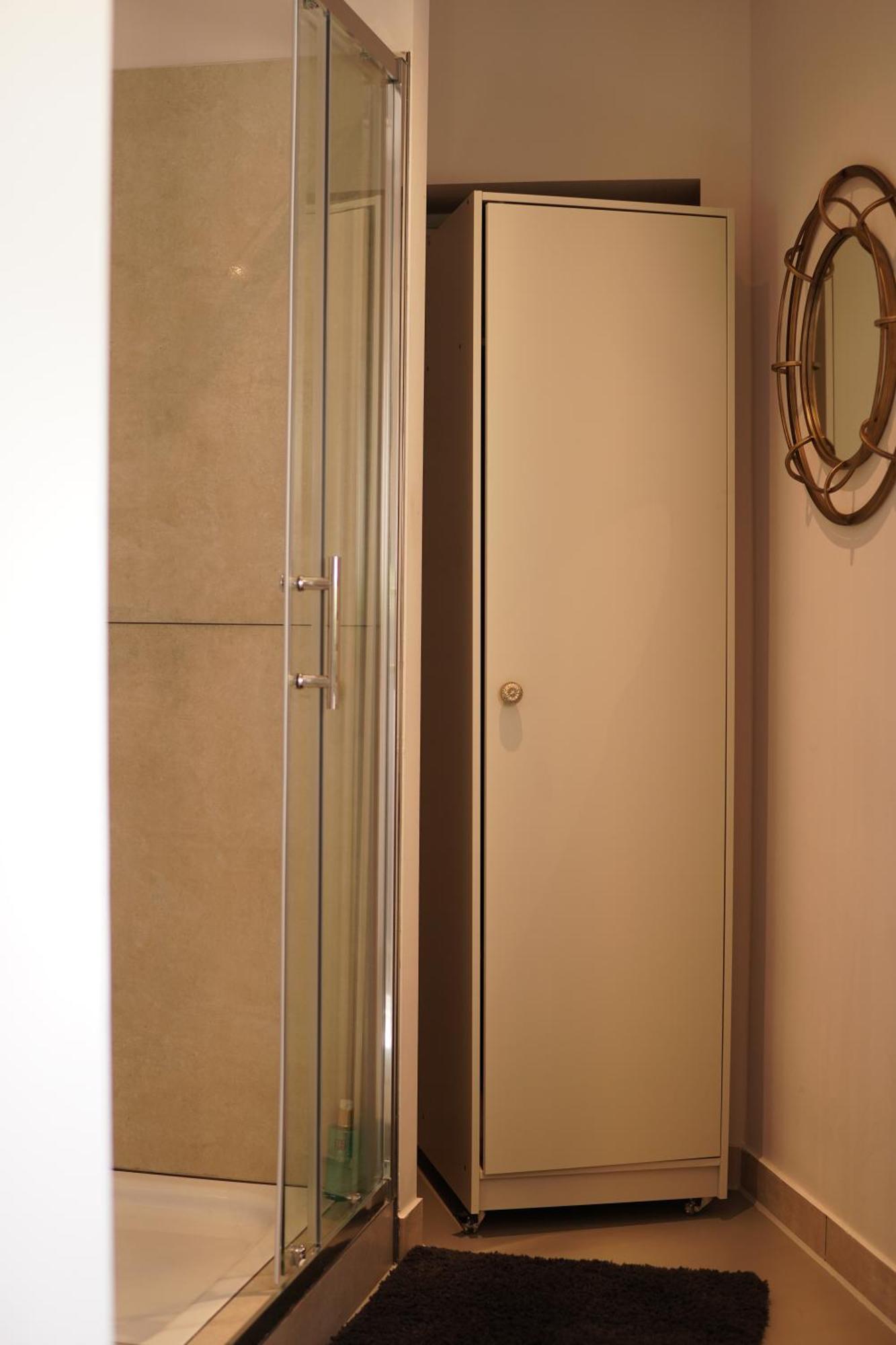 Stay At Smilla - Boutique Apartments Mit Kueche - Parken - Klima - Netflix - Waschmaschine Wiesbaden Room photo